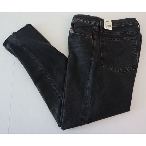 Levi's Women's Sz 30 Black High-Rise Wedgie Straight Fit Cropped Jeans $108 - Picture 11 of 12